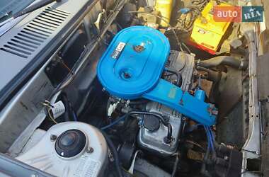 Седан Mazda 323 1984 в 