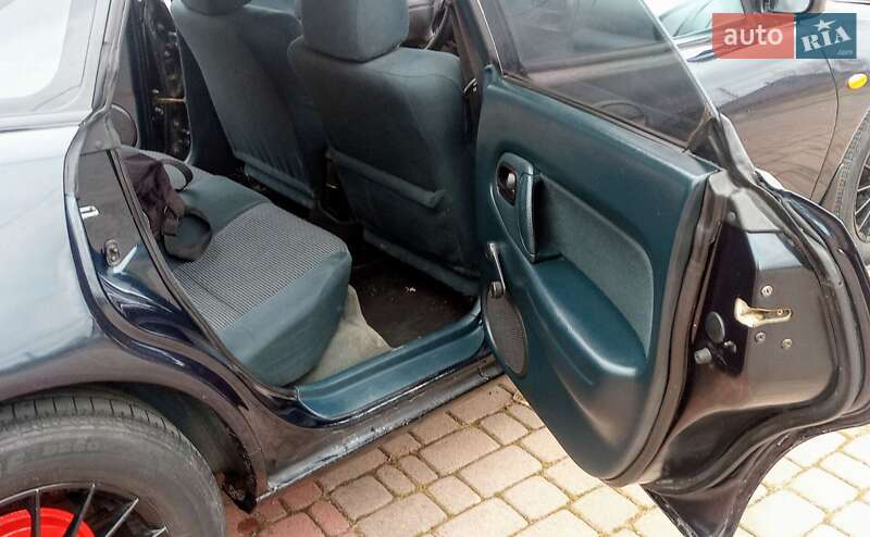 Хэтчбек Mazda 323 1995 в Виннице
