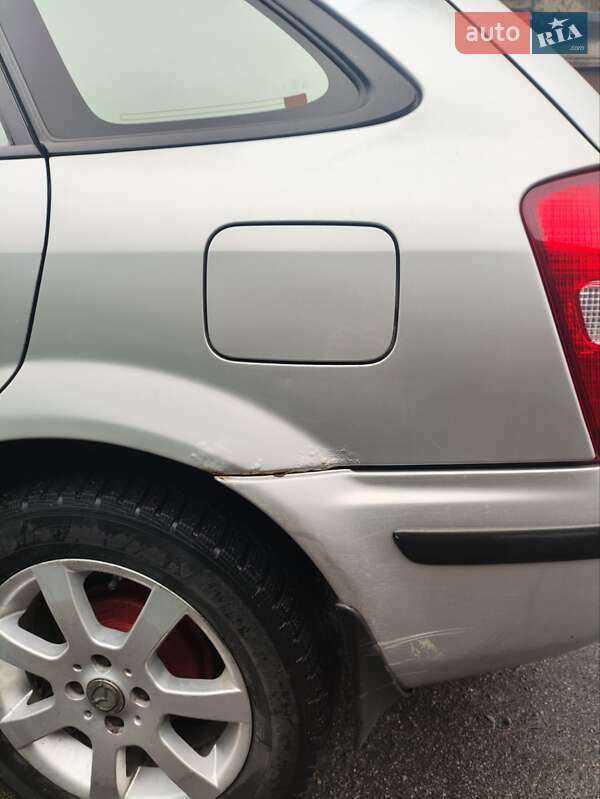 Хэтчбек Mazda 323 1998 в Светловодске