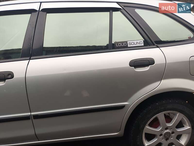 Хэтчбек Mazda 323 1998 в Светловодске