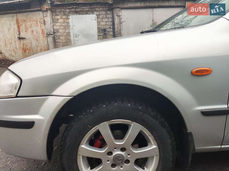 Хэтчбек Mazda 323 1998 в Светловодске