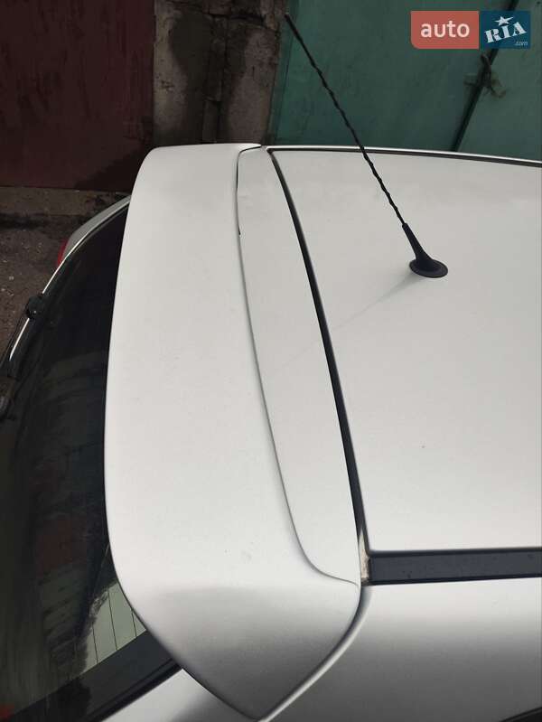 Хэтчбек Mazda 323 1998 в Светловодске