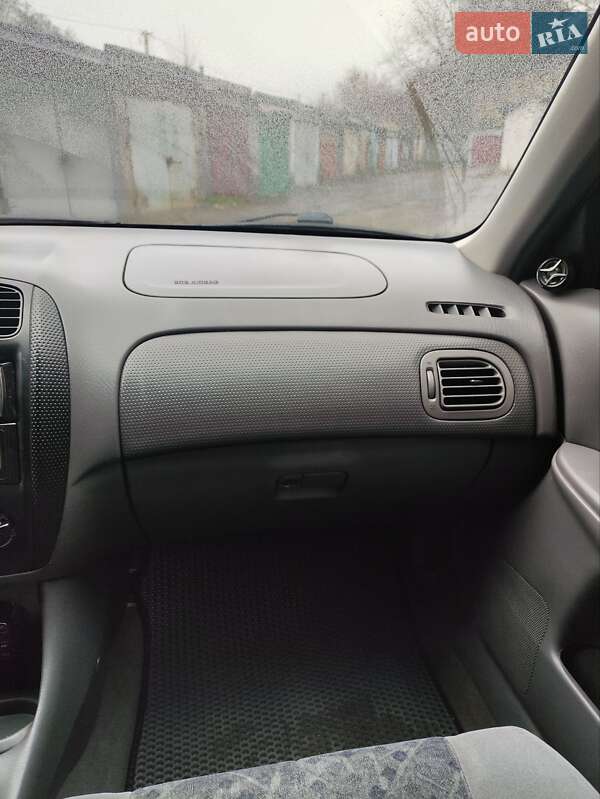 Хэтчбек Mazda 323 1998 в Светловодске