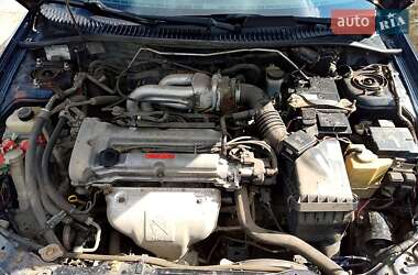 Хэтчбек Mazda 323 1998 в 