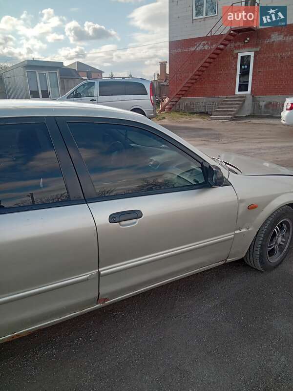 Хэтчбек Mazda 323 2003 в Днепре