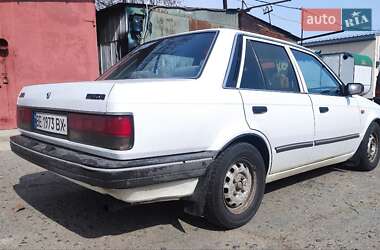 Седан Mazda 323 1989 в 