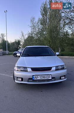 Хэтчбек Mazda 323 1998 в 