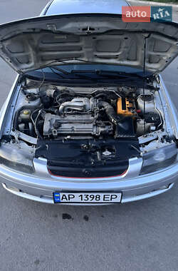 Хэтчбек Mazda 323 1998 в 