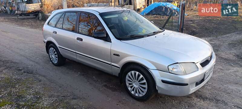 Mazda 323 1998
