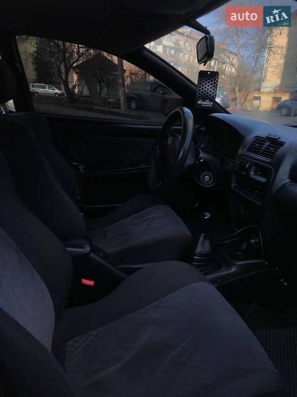 Седан Mazda 323 1997 в Коломиї