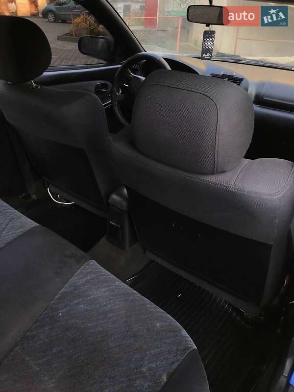 Седан Mazda 323 1997 в Коломиї