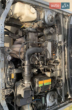 Седан Mazda 323 1986 в 