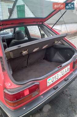 Хетчбек Mazda 323 1987 в 