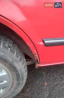 Хетчбек Mazda 323 1987 в 