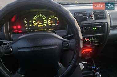 Седан Mazda 323 1996 в 