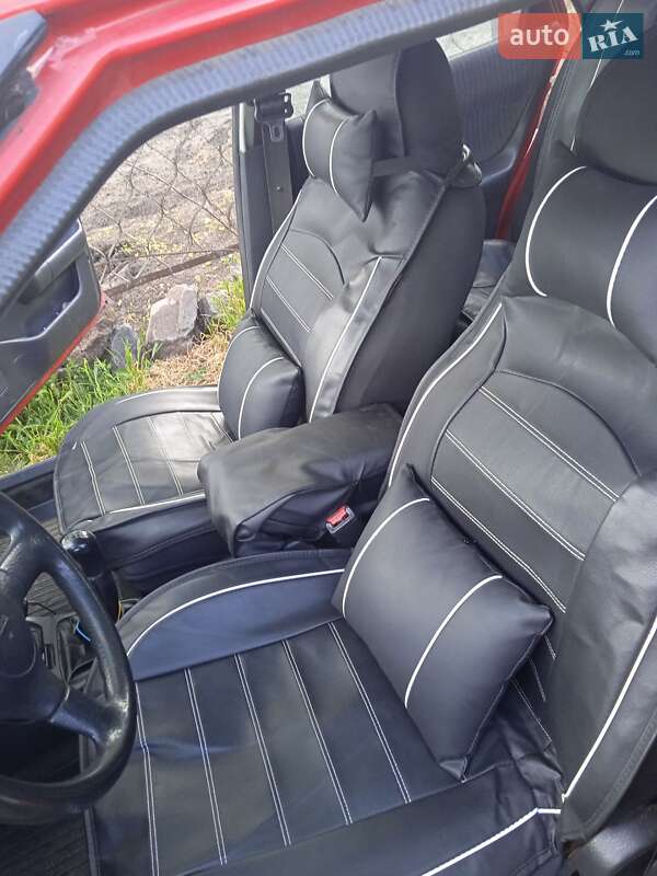 Хэтчбек Mazda 323 1994 в Кременчуге фото 6 Хэтчбек Mazda 323 1994 в Кременчуге