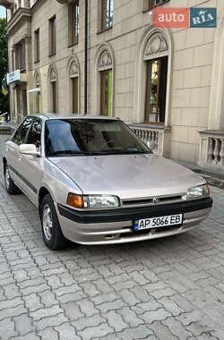 Седан Mazda 323 1995 в Запорожье