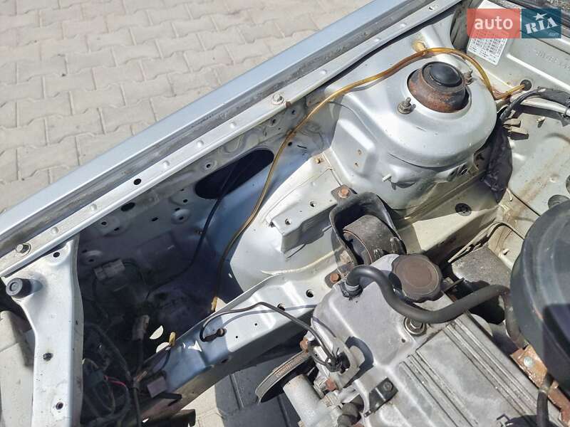 Хэтчбек Mazda 323 1987 в Кременце