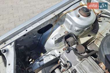 Хетчбек Mazda 323 1987 в 