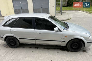 Хетчбек Mazda 323 2001 в 