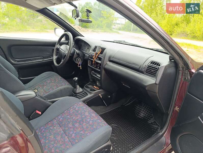 Хэтчбек Mazda 323 1997 в Нетешине