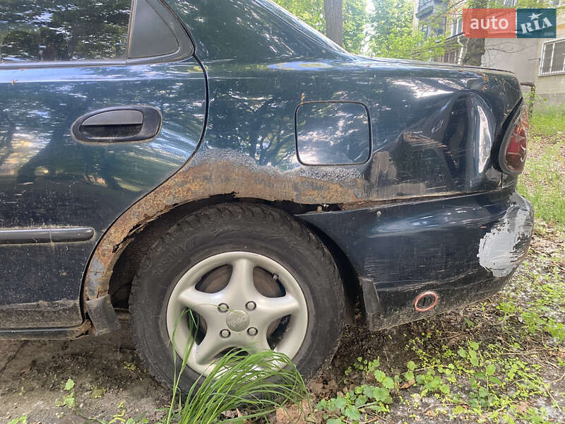 Седан Mazda 323 1995 в Києві