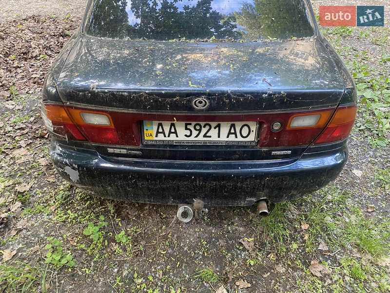 Седан Mazda 323 1995 в Києві