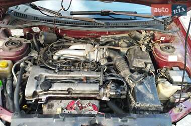 Седан Mazda 323 1996 в 