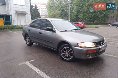 Седан Mazda 323 1995 в 