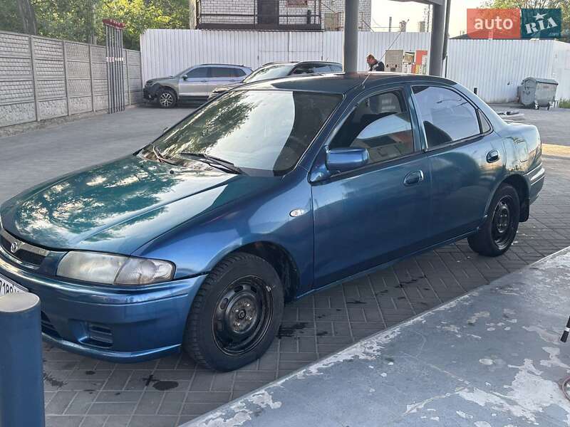 Mazda 323 1997