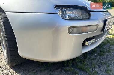 Хэтчбек Mazda 323 1997 в 