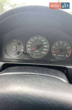Седан Mazda 323 1998 в 