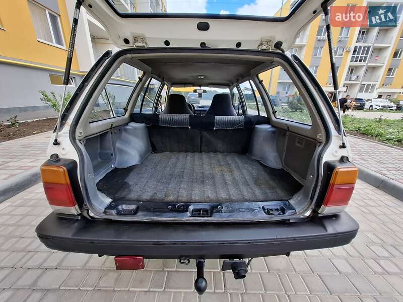 Универсал Mazda 323 1987 в Одессе