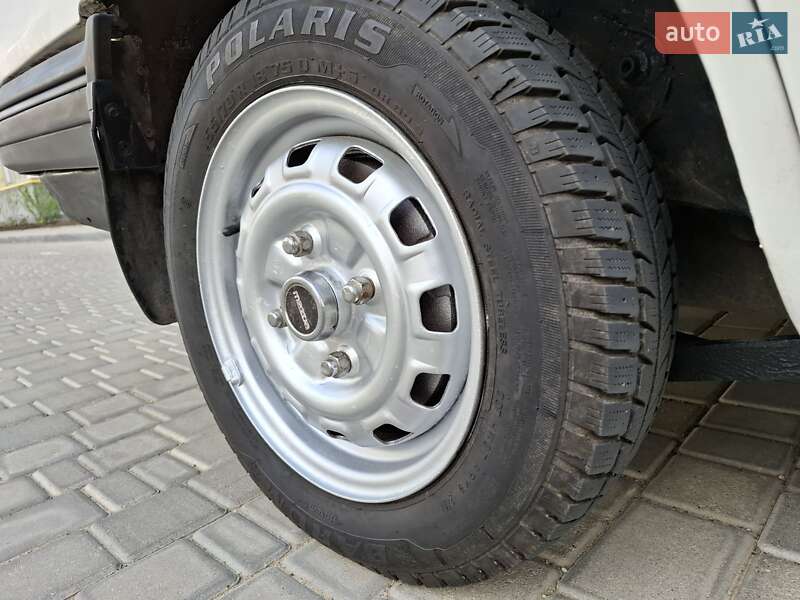 Универсал Mazda 323 1987 в Одессе