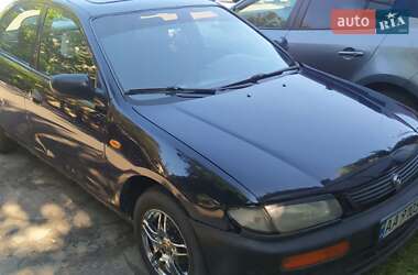 Седан Mazda 323 1995 в Киеве