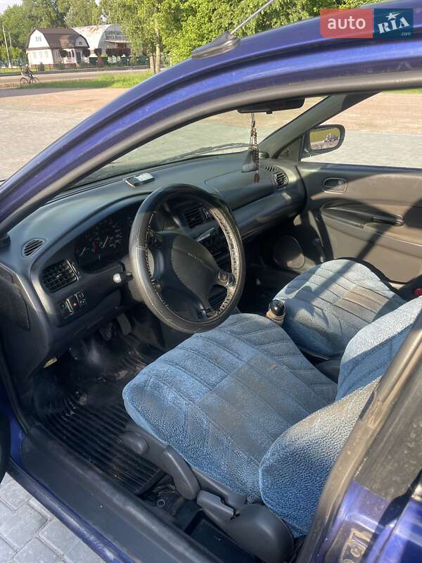 Седан Mazda 323 1995 в Киеве