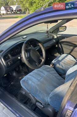 Седан Mazda 323 1995 в 