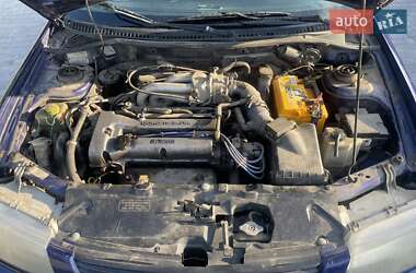 Седан Mazda 323 1995 в 