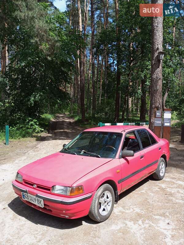 Седан Mazda 323 1994 в 
