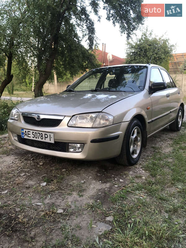 Mazda 323 1998