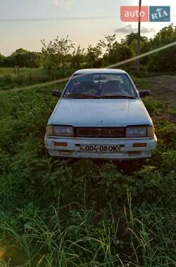 Седан Mazda 323 1989 в Кривом Озере