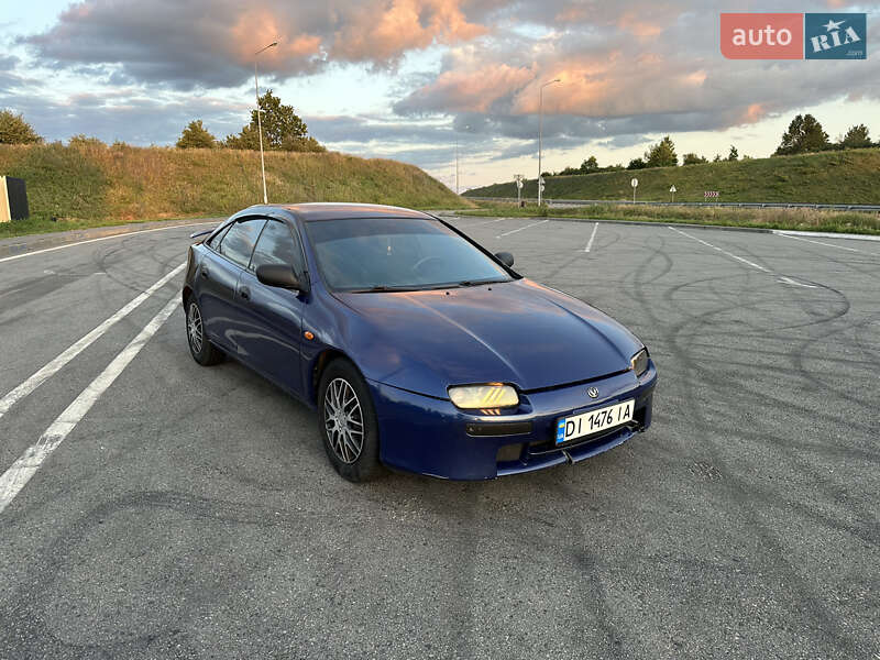 Хэтчбек Mazda 323 1995 в 