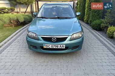 Хэтчбек Mazda 323 2003 в Самборе