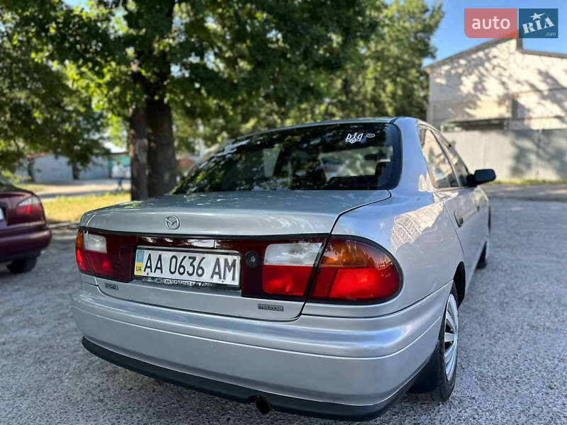 Седан Mazda 323 1998 в Белой Церкви