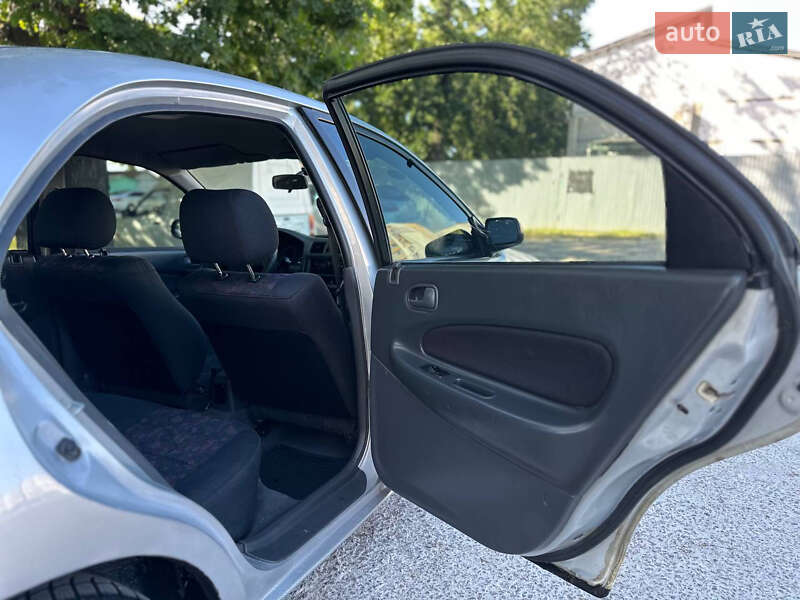 Седан Mazda 323 1998 в Белой Церкви