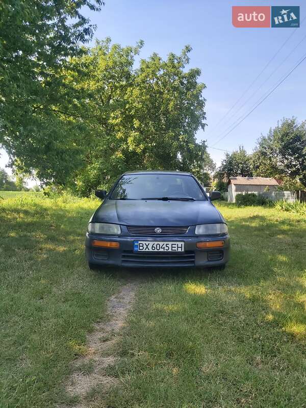 Седан Mazda 323 1995 в Хмельницком