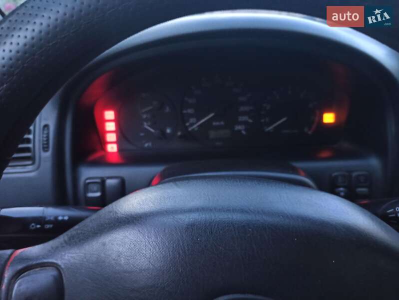 Седан Mazda 323 1998 в Белой Церкви фото 2 Седан Mazda 323 1998 в Белой Церкви