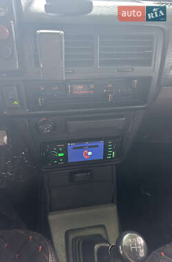 Хэтчбек Mazda 323 1988 в 