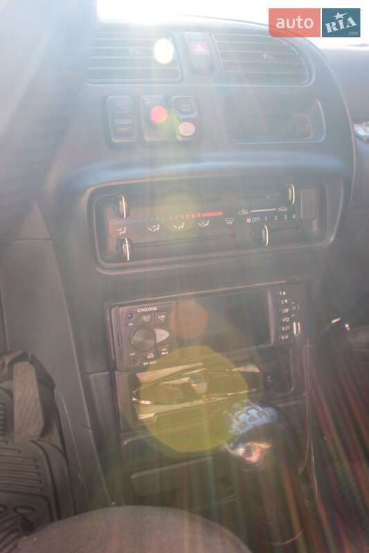 Хэтчбек Mazda 323 1995 в Виннице