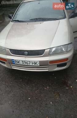 Седан Mazda 323 1995 в Корце